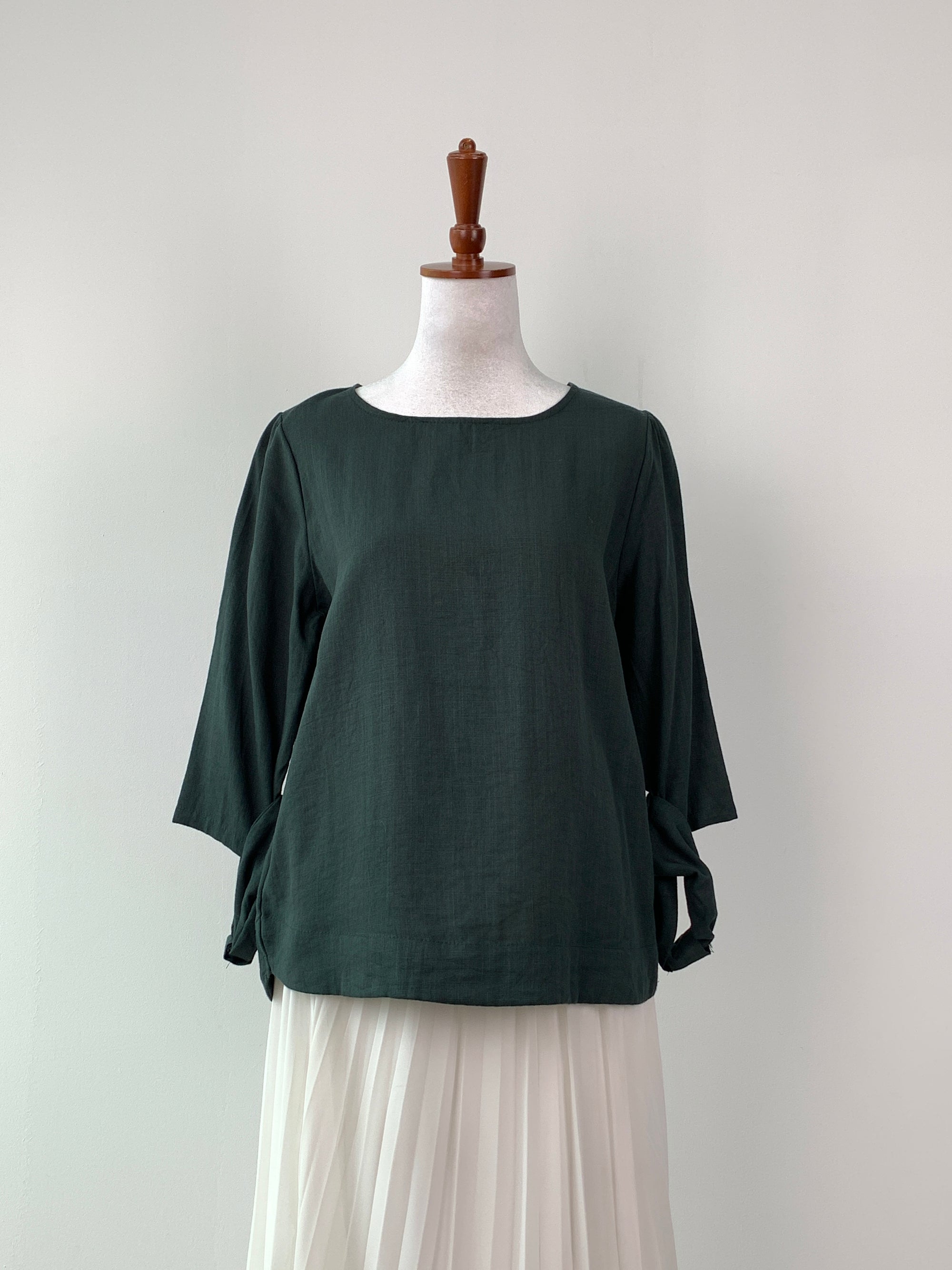 EMERALD GREEN