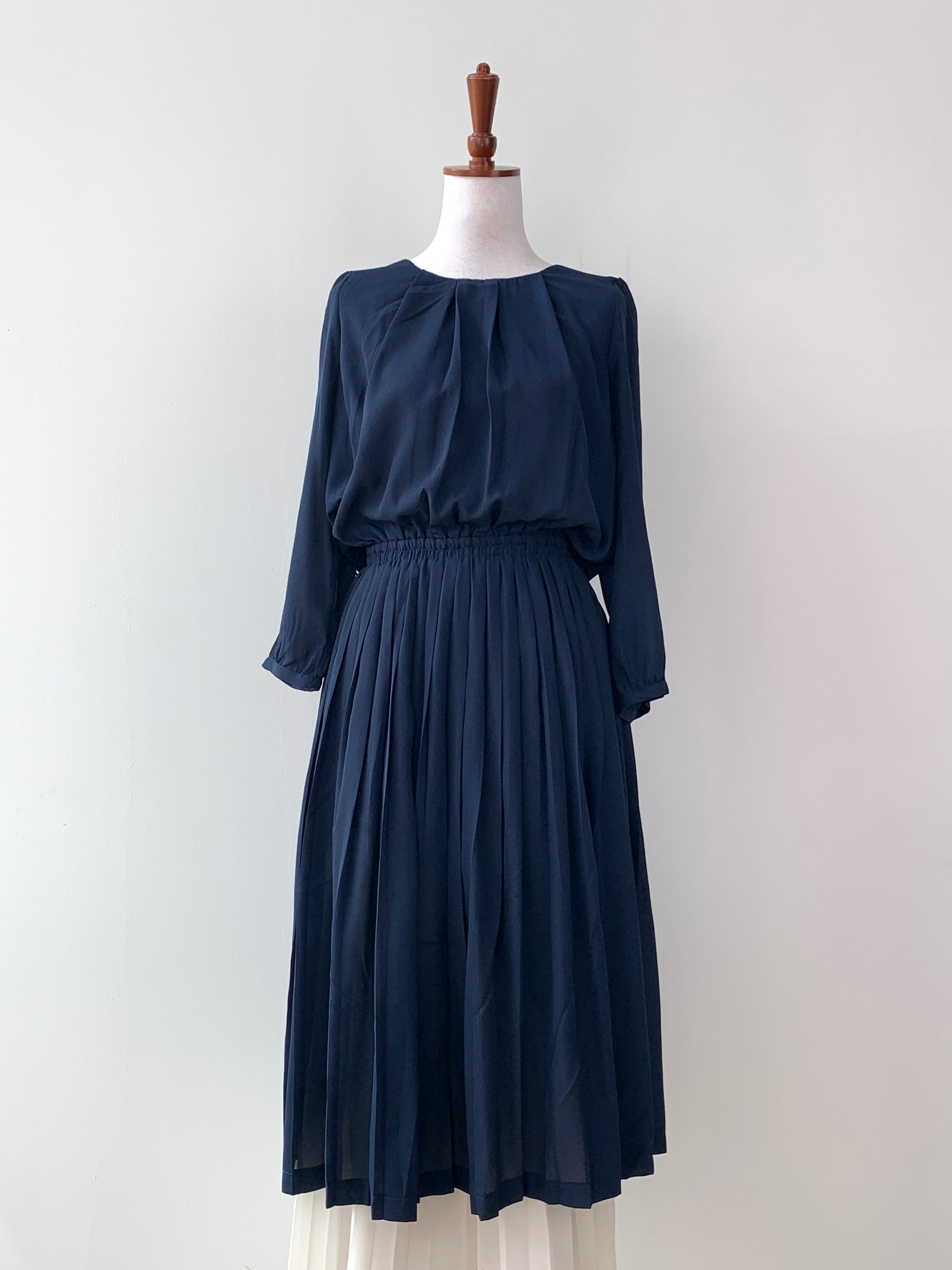 NAVY BLUE