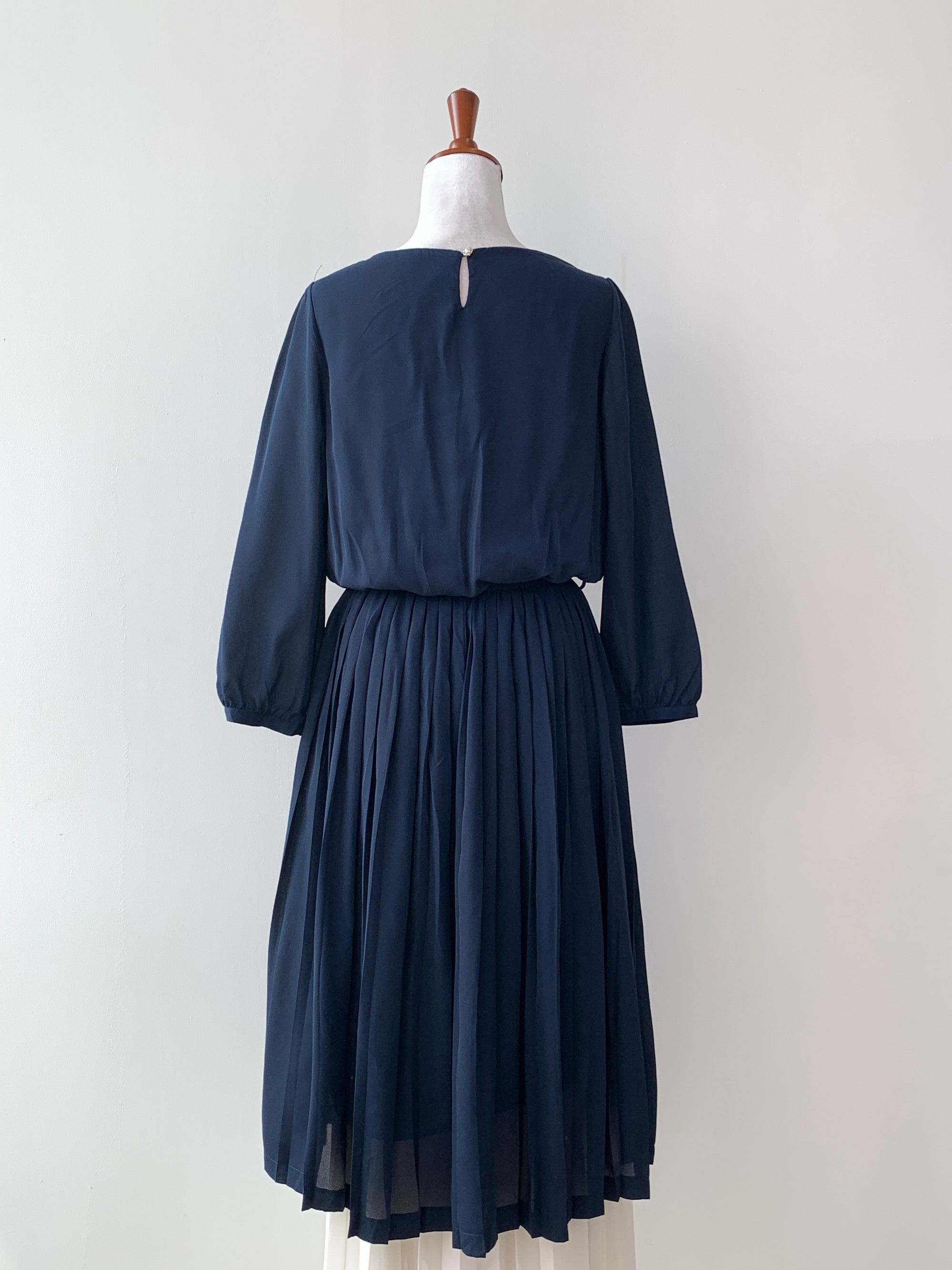 NAVY BLUE
